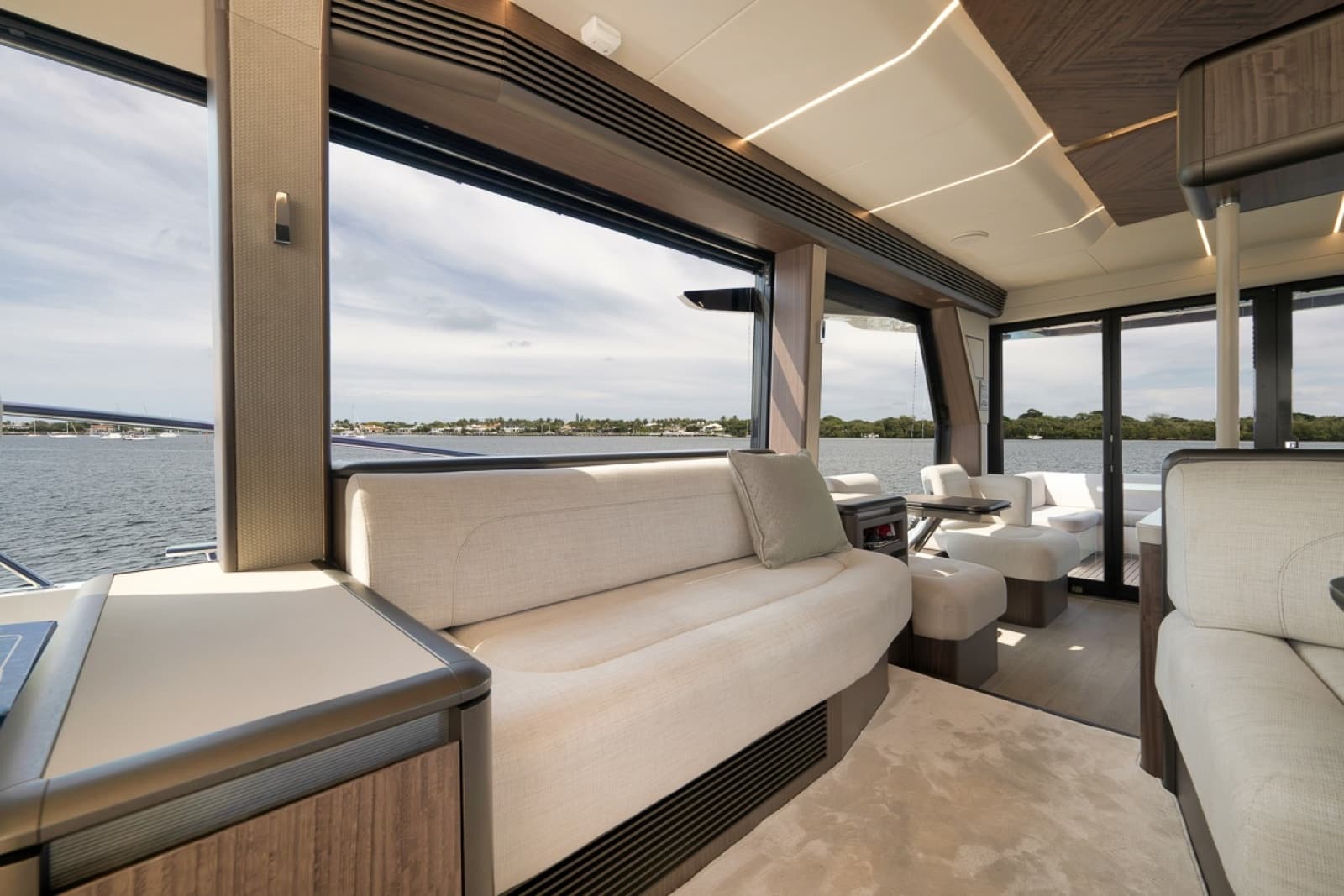2023 Galeon 