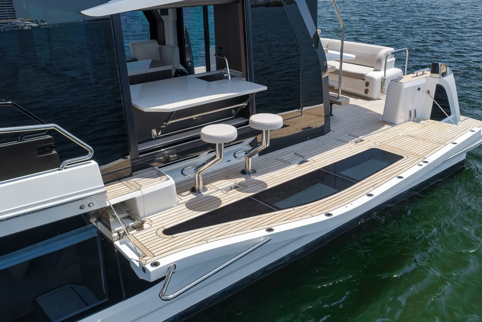 2023 Galeon 