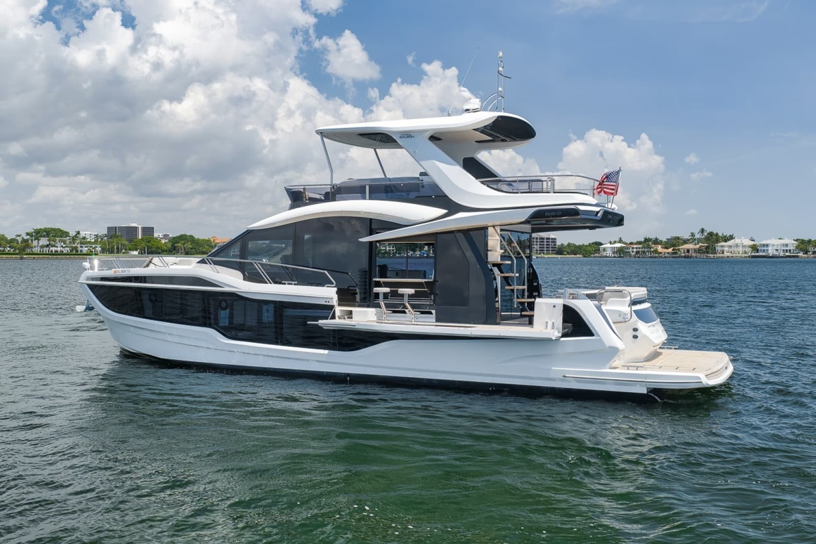 2023 Galeon 