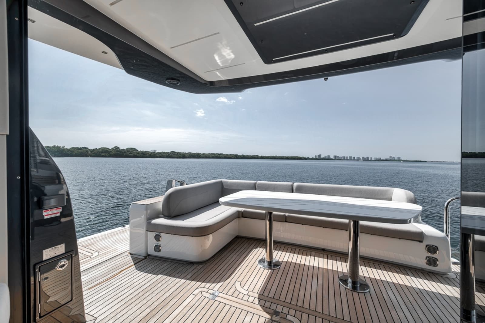 2023 Galeon 