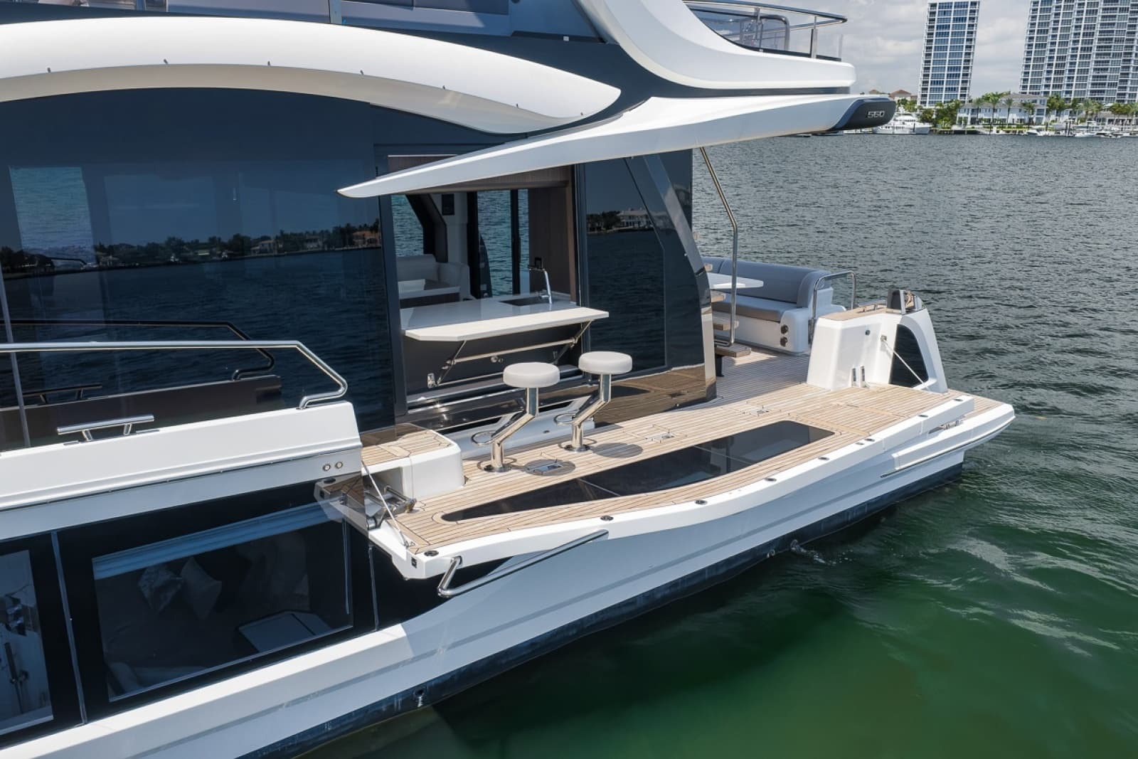 2023 Galeon 