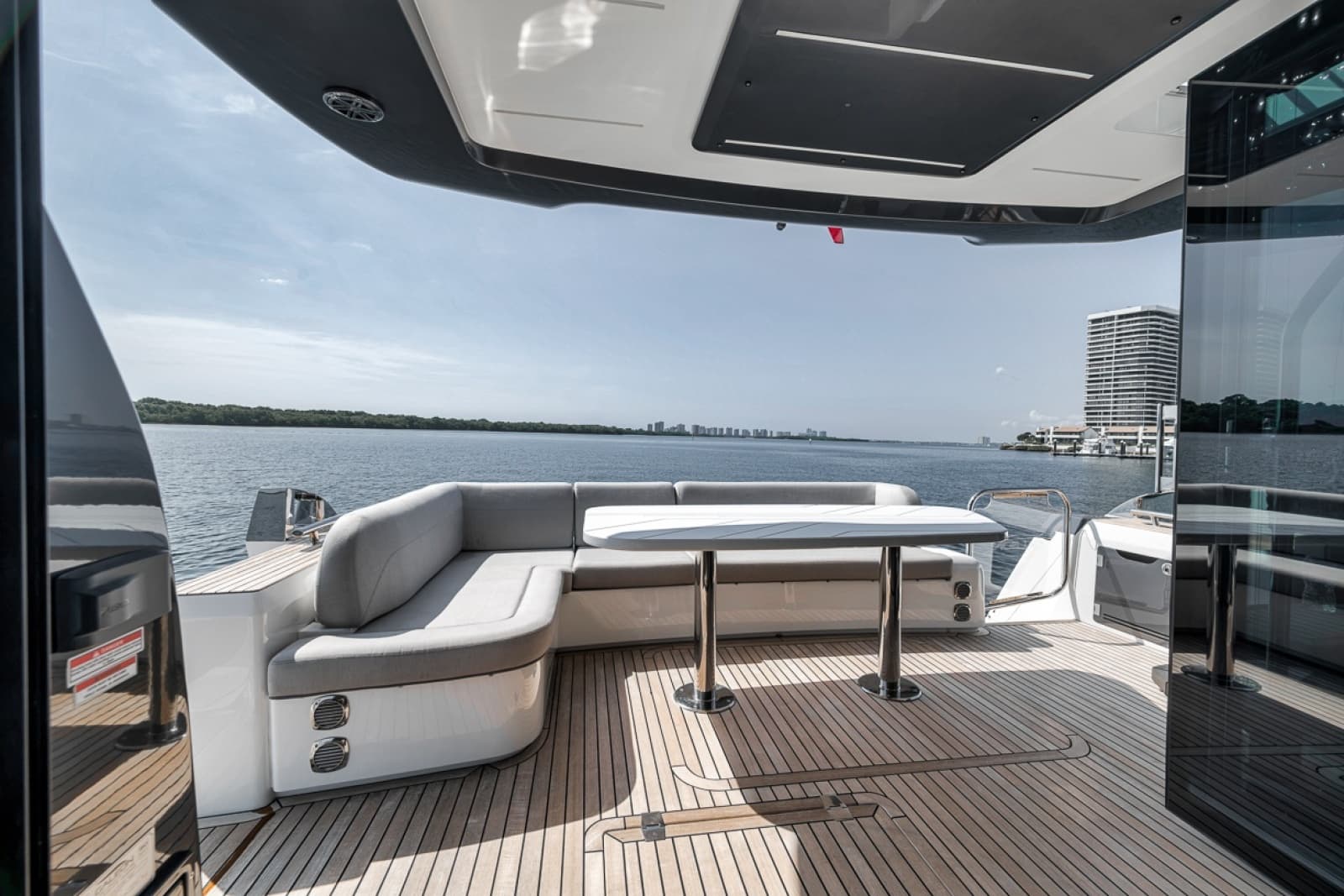 2023 Galeon 