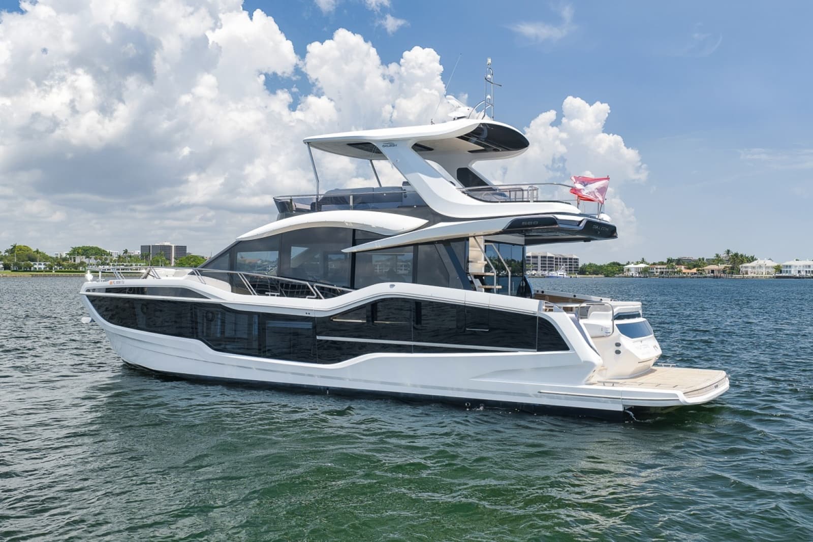 2023 Galeon 