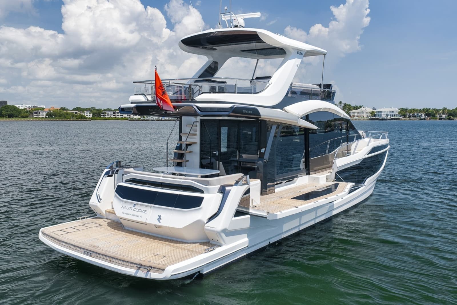 2023 Galeon 