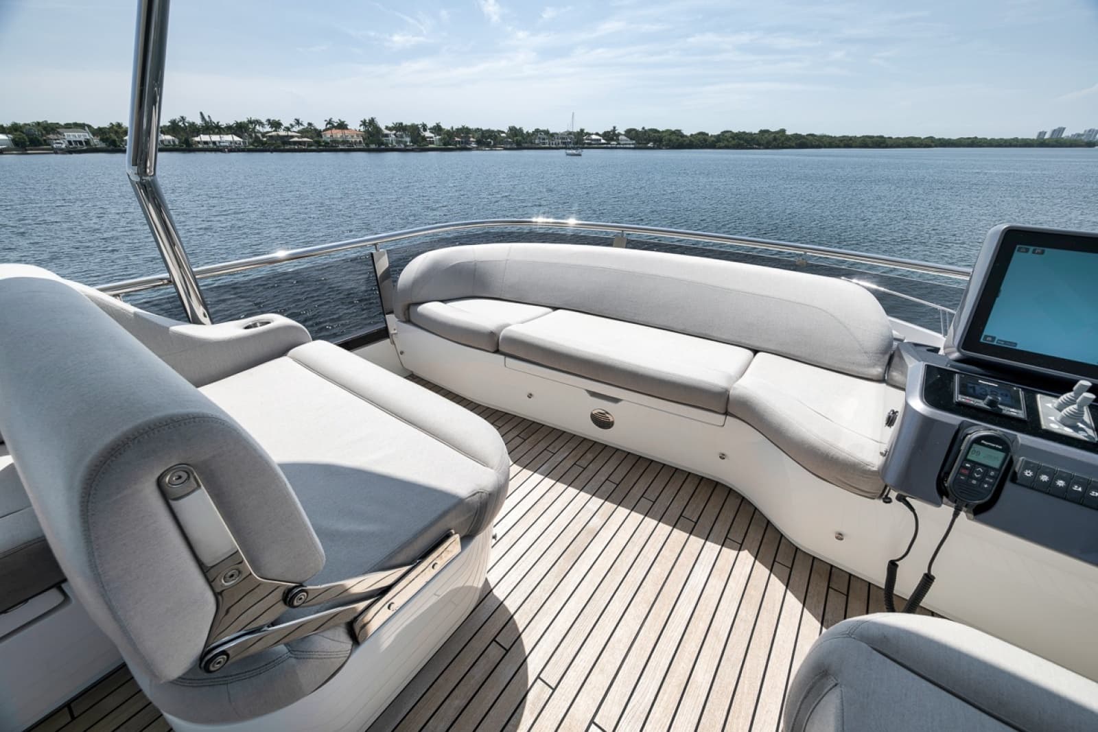 2023 Galeon 