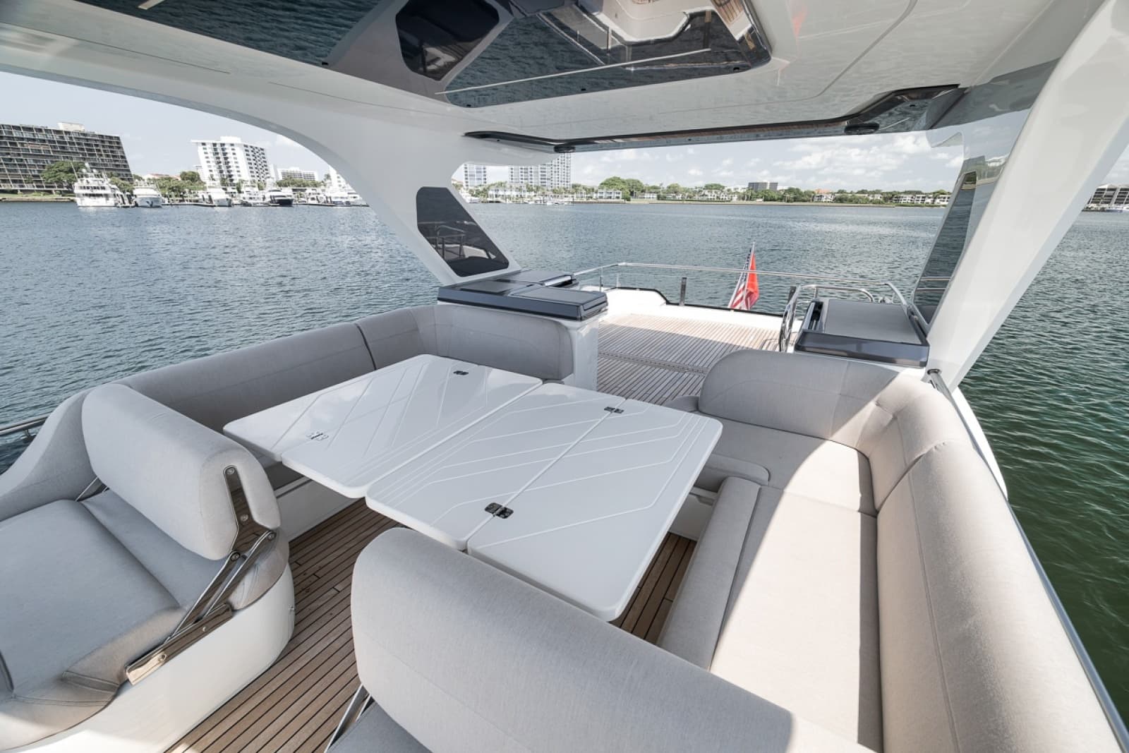 2023 Galeon 