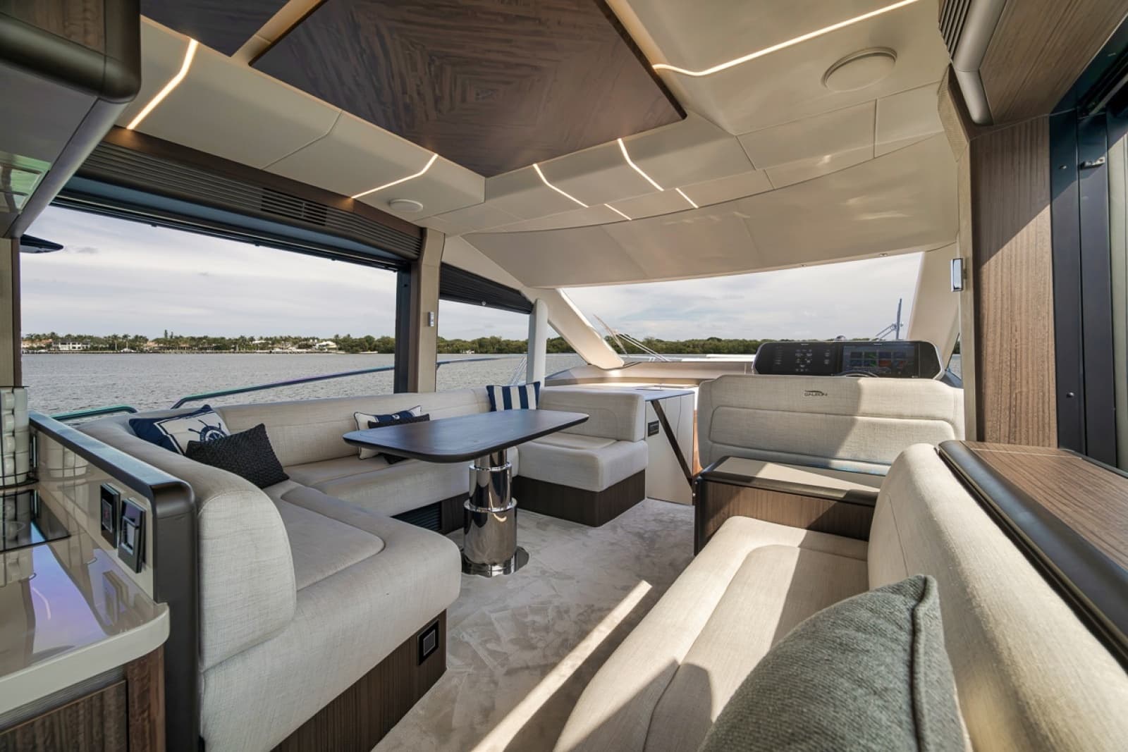 2023 Galeon 