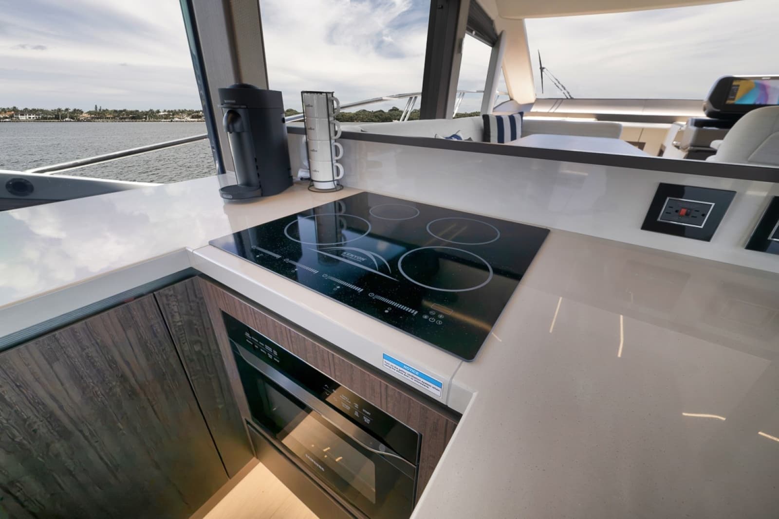 2023 Galeon 