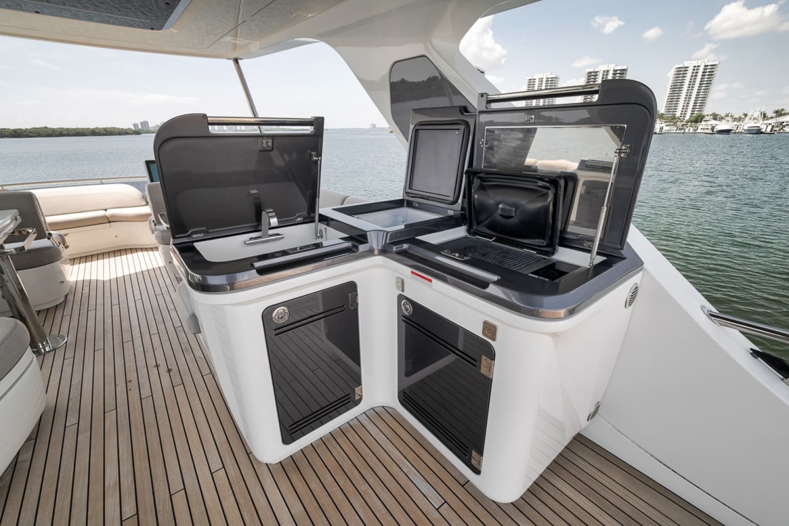 2023 Galeon 
