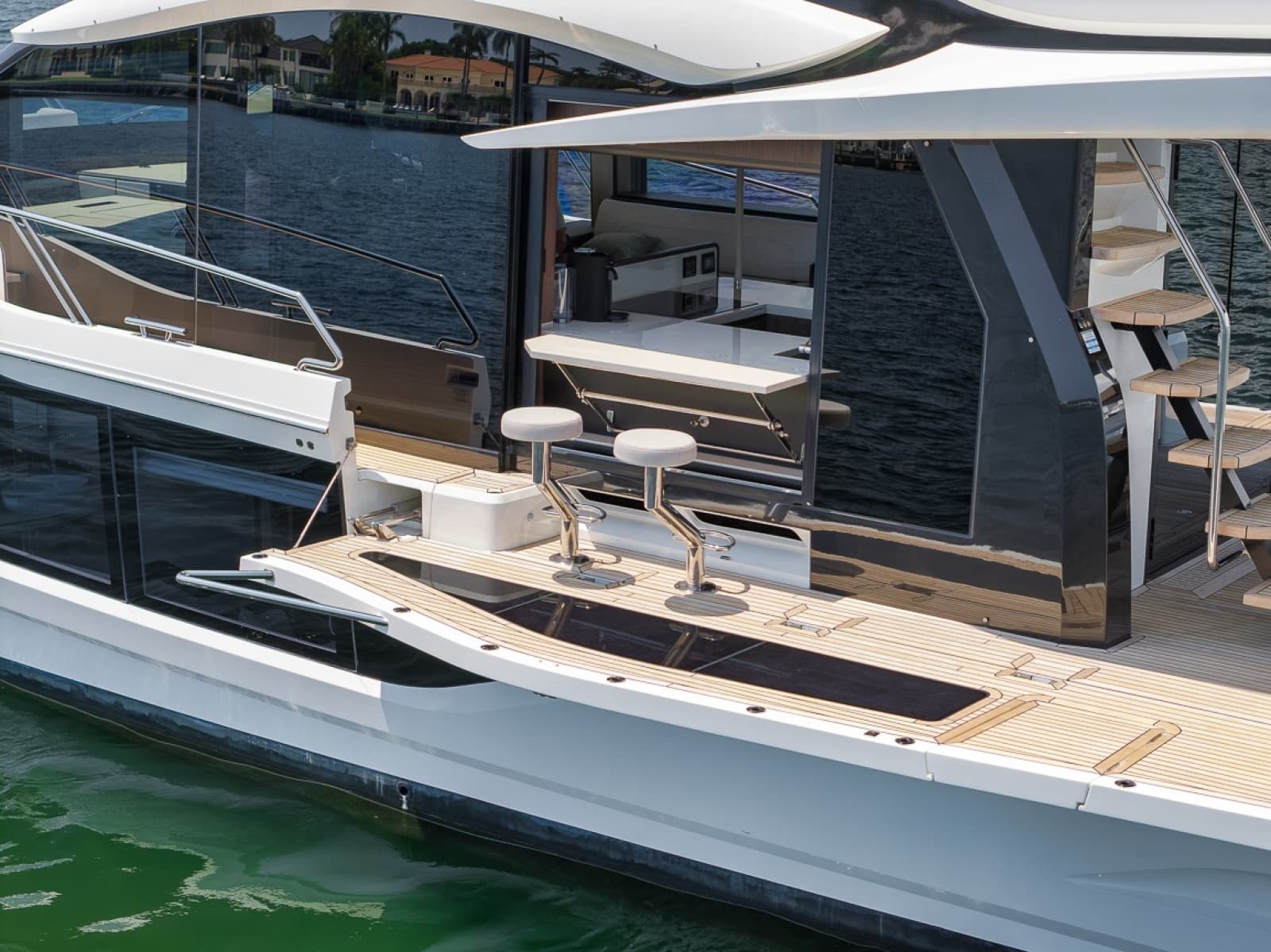 2023 Galeon 