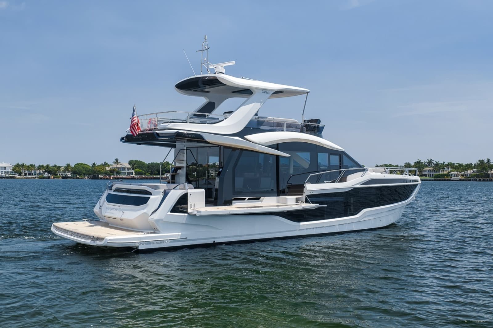 2023 Galeon 