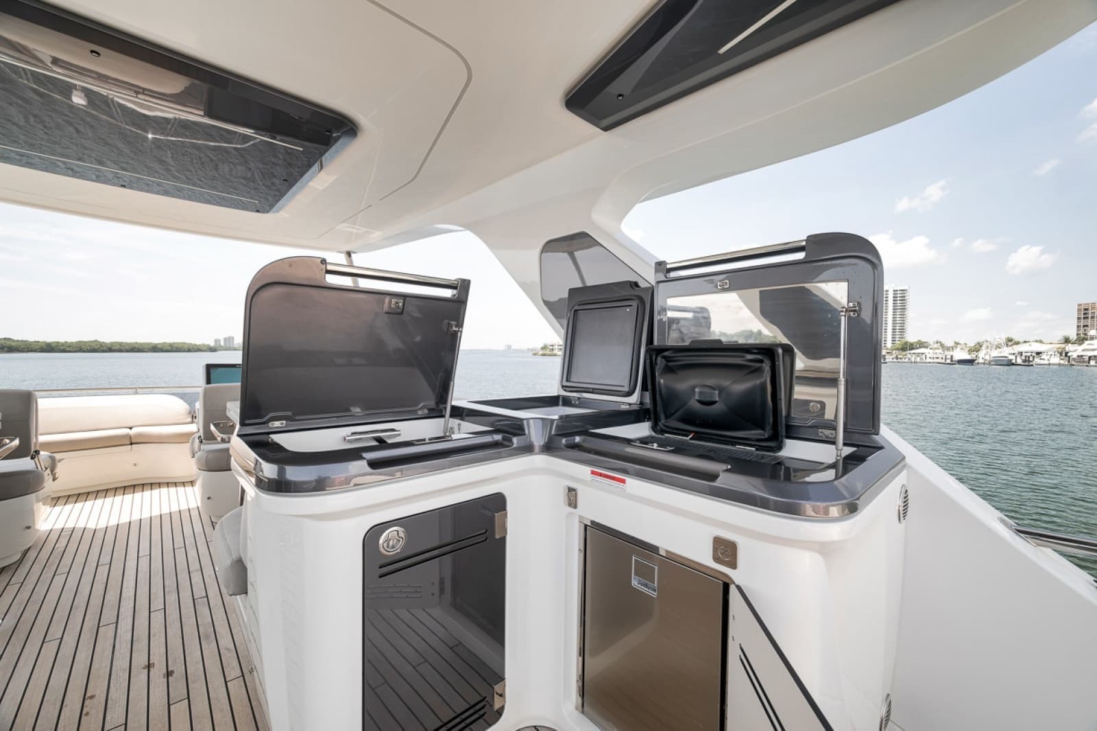 2023 Galeon 