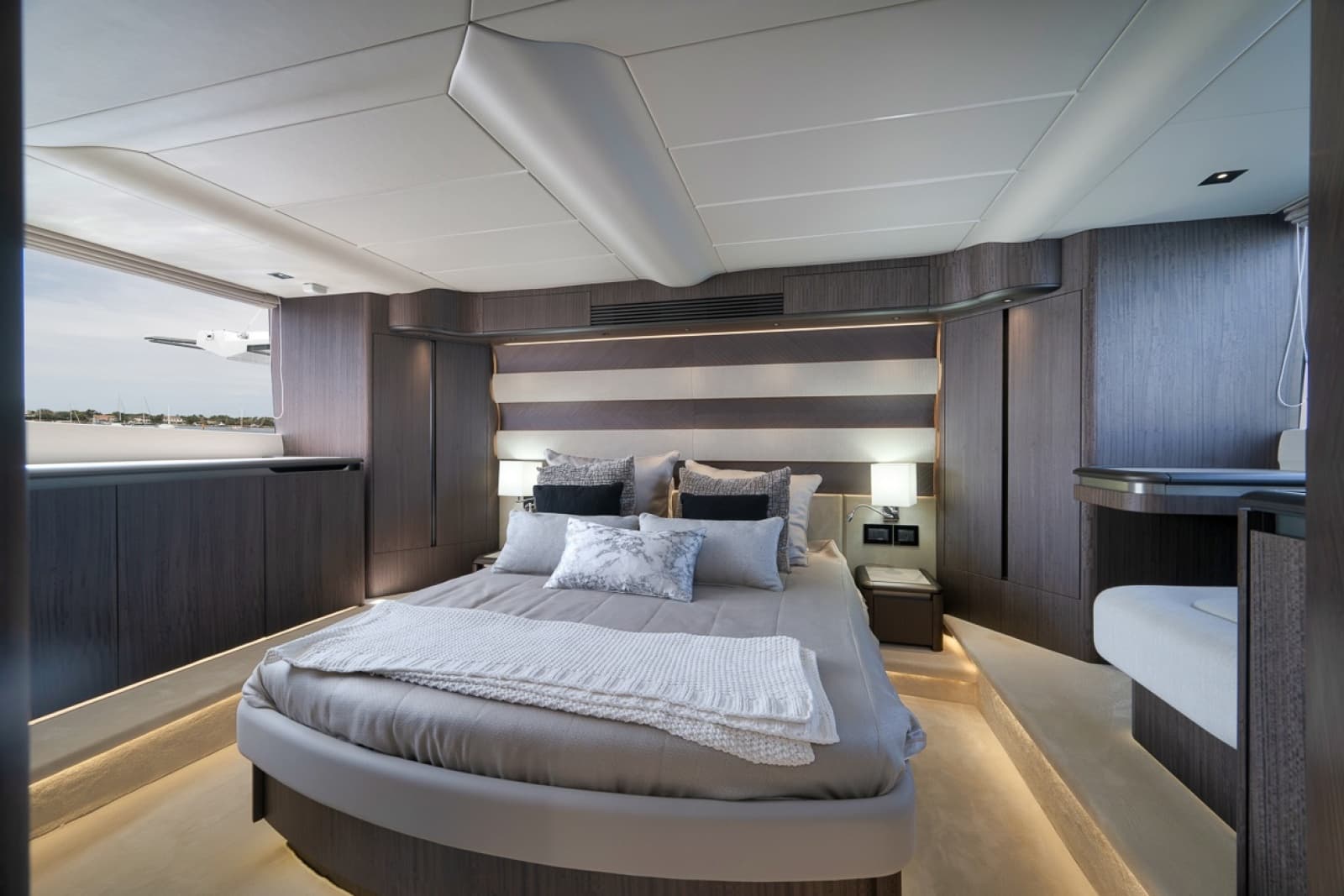 2023 Galeon 