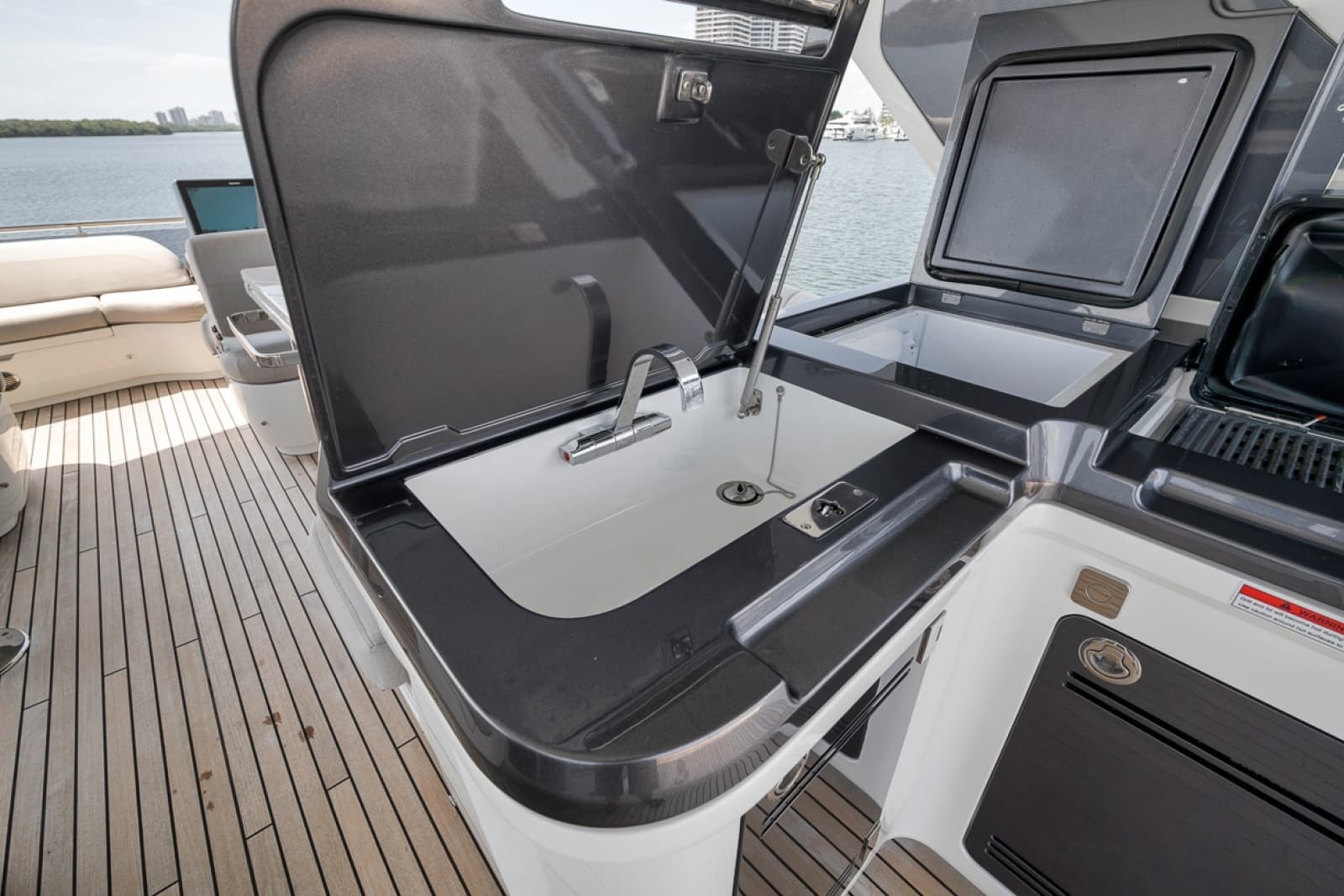 2023 Galeon 