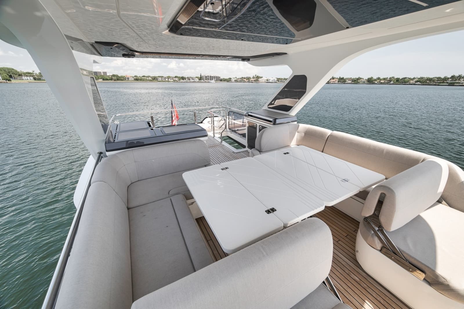 2023 Galeon 