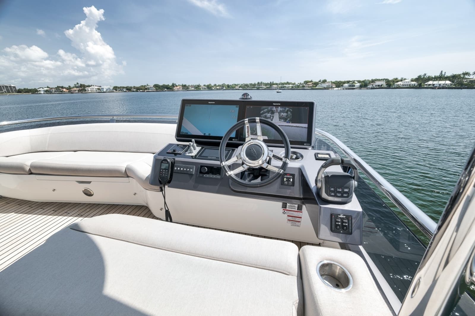 2023 Galeon 