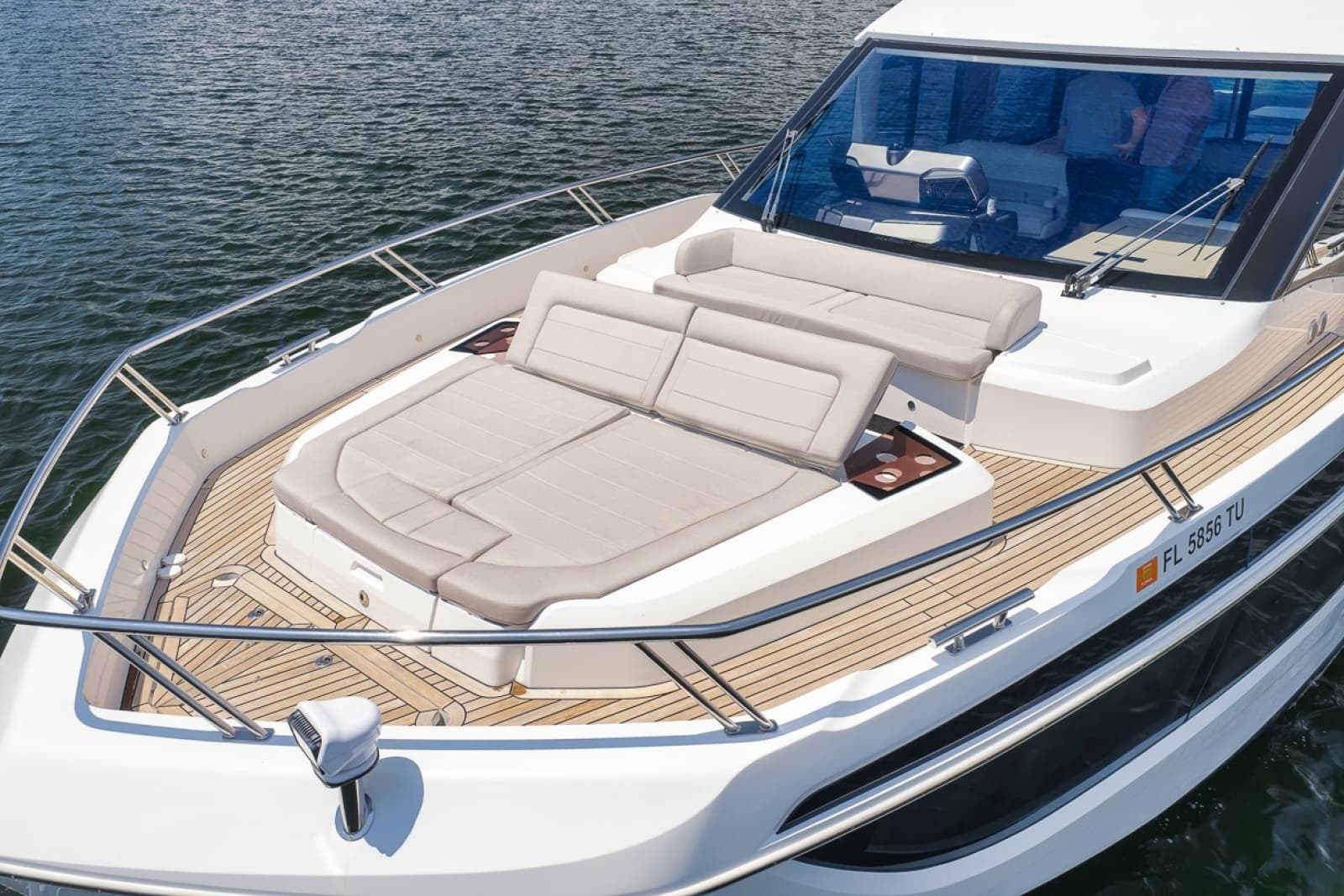 2023 Galeon 