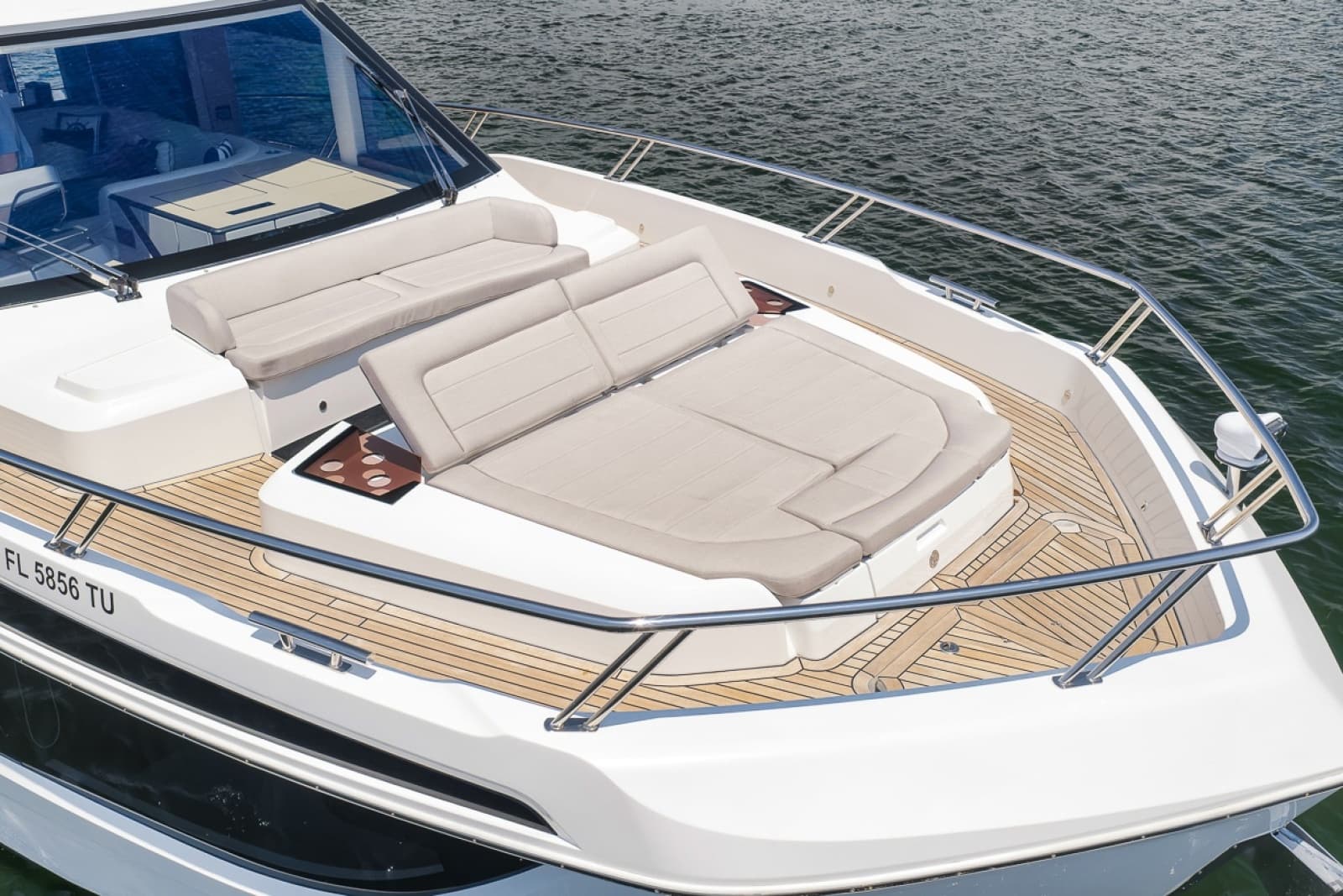 2023 Galeon 