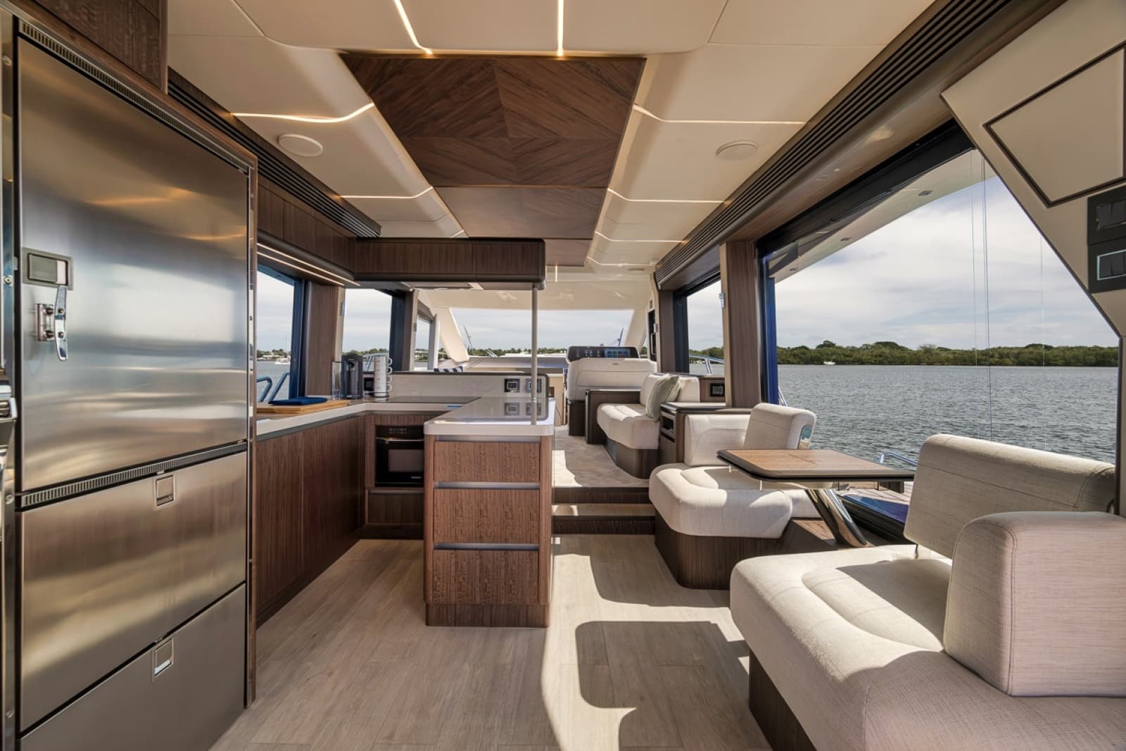 2023 Galeon 