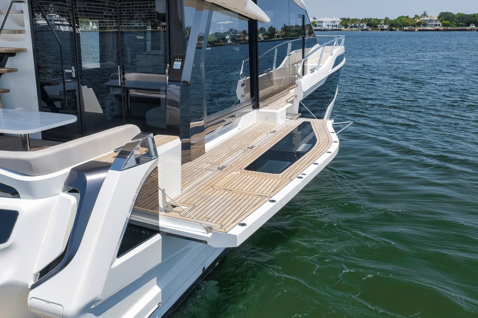 2023 Galeon 