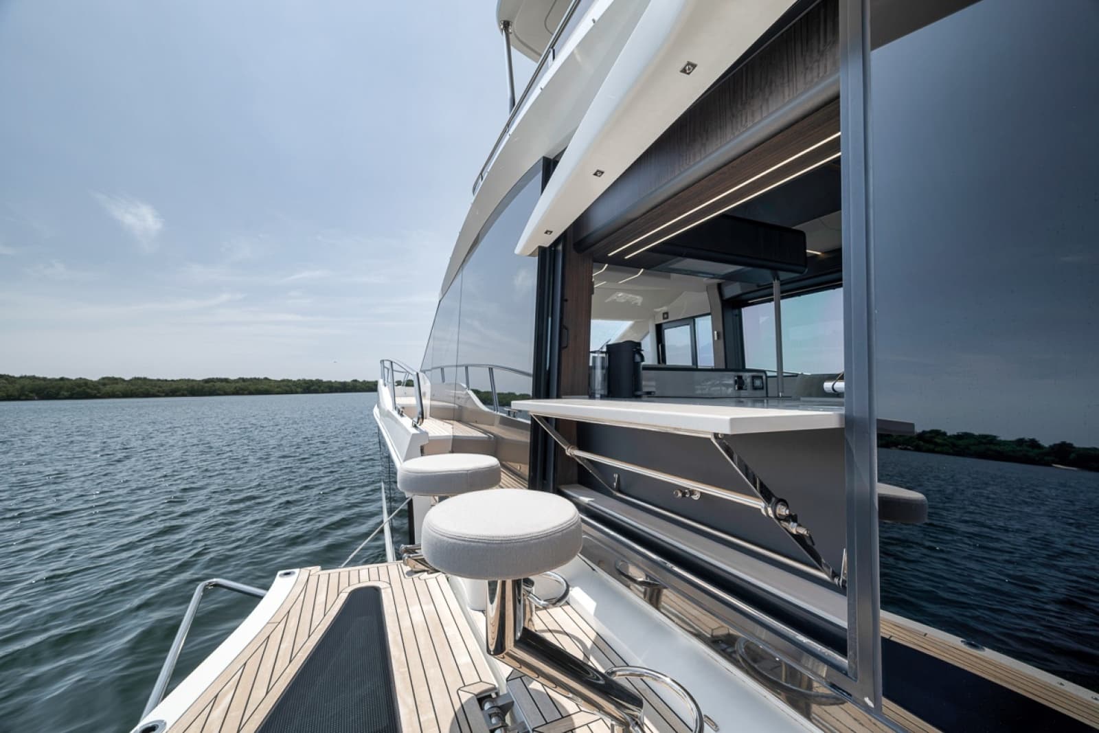 2023 Galeon 