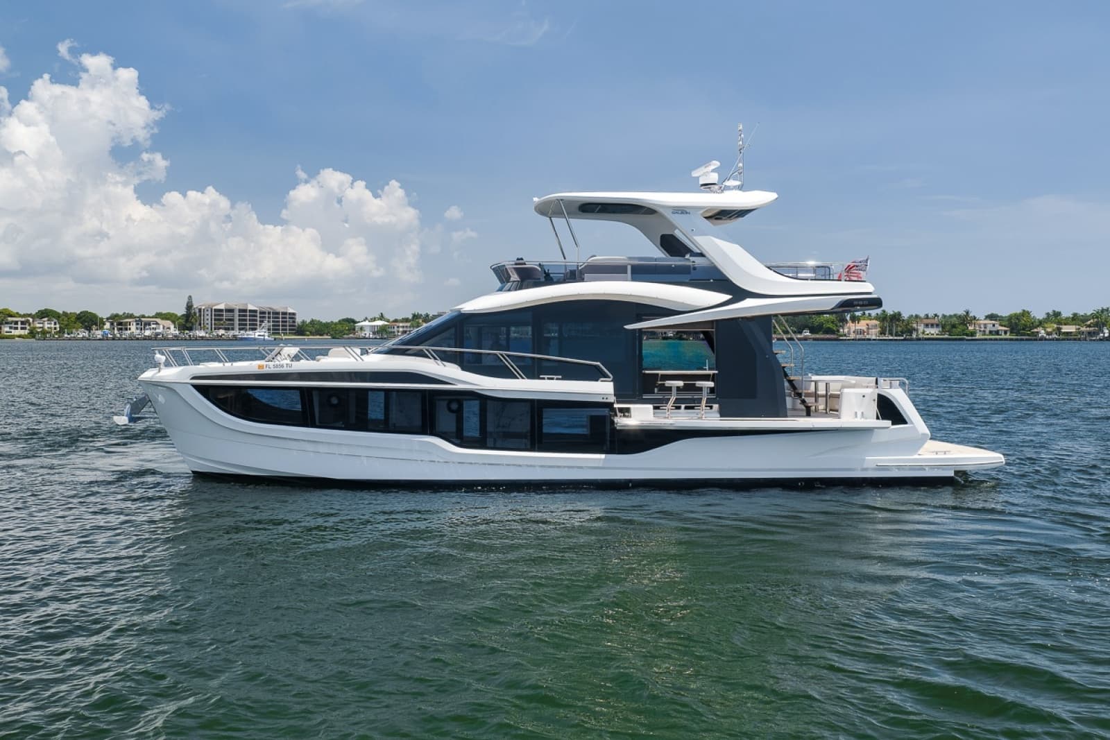 2023 Galeon 