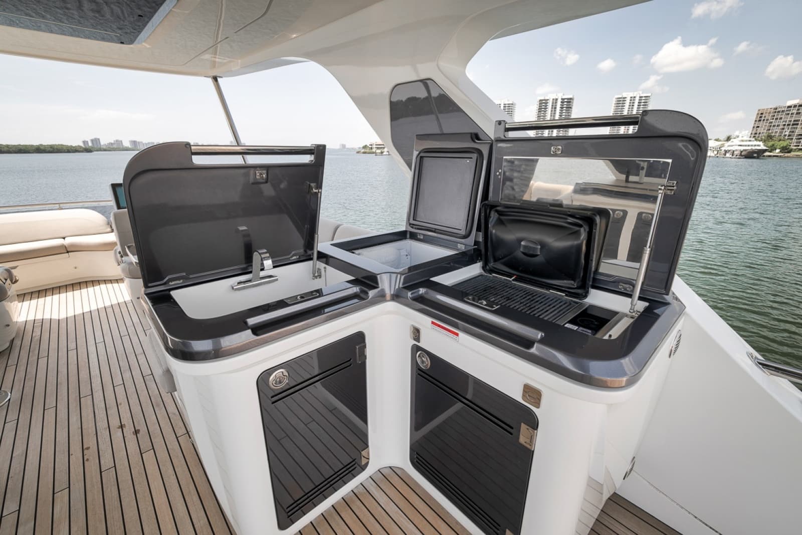 2023 Galeon 