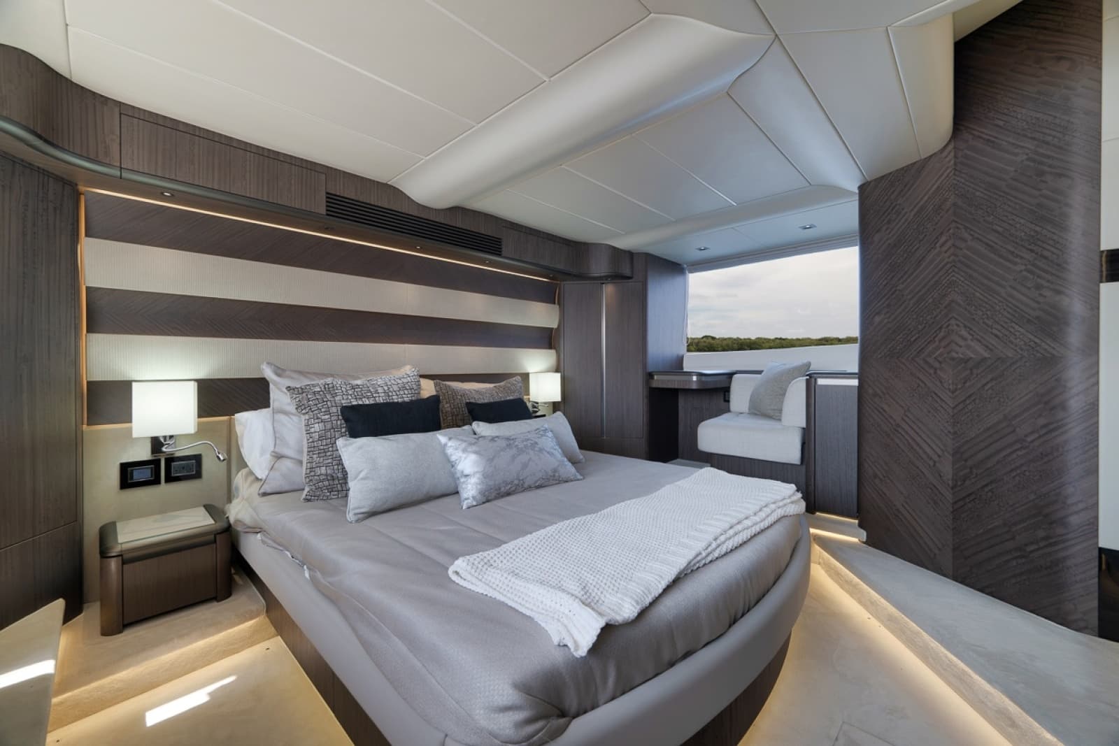 2023 Galeon 