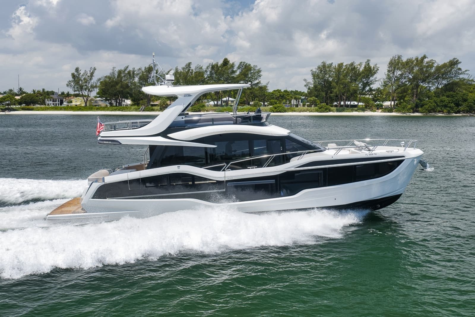 2023 Galeon 