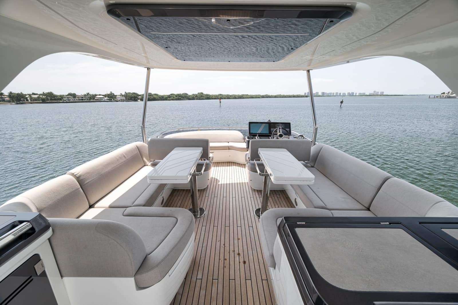 2023 Galeon 