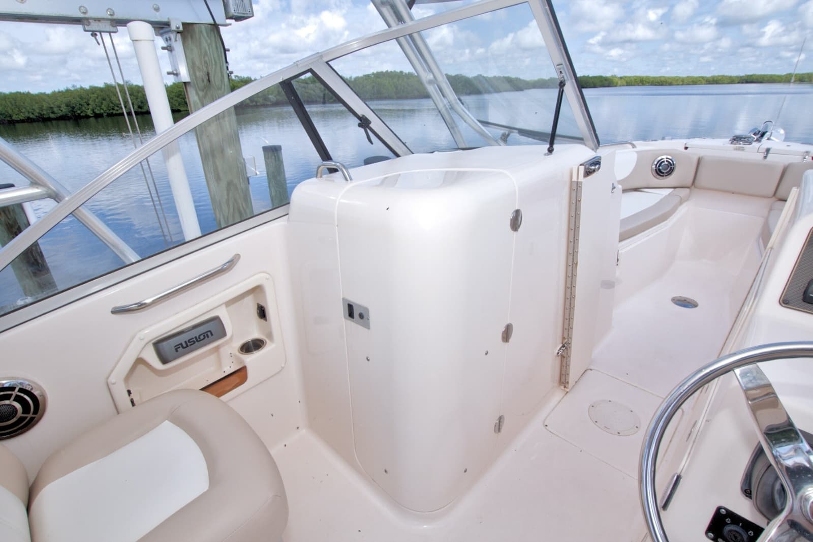 2013 Grady-White Freedom 275