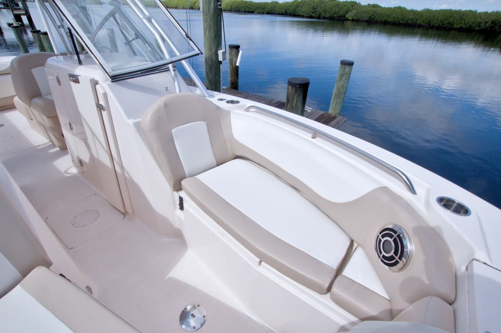 2013 Grady-White Freedom 275