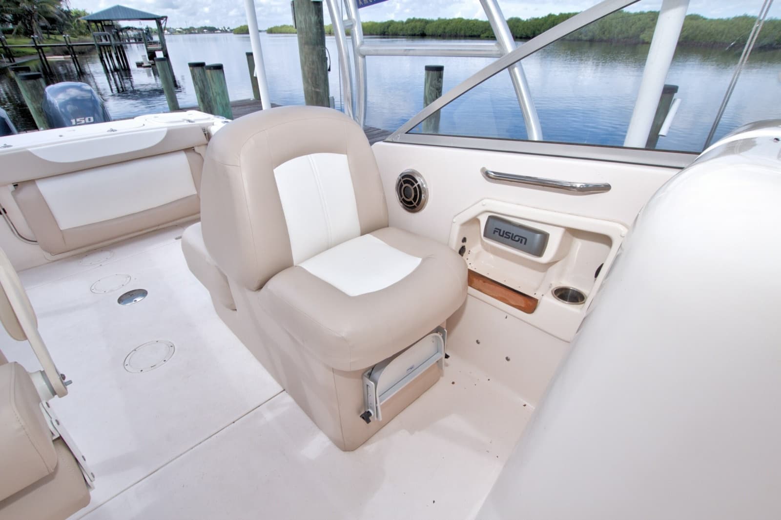 2013 Grady-White Freedom 275