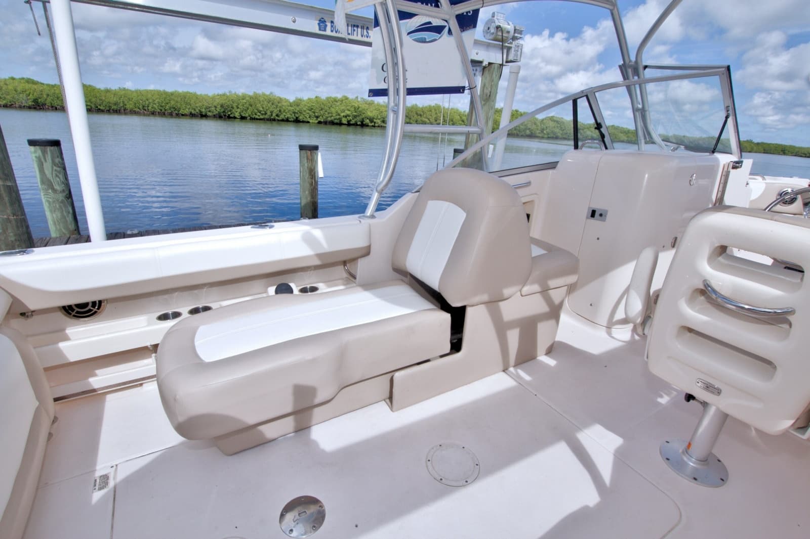 2013 Grady-White Freedom 275