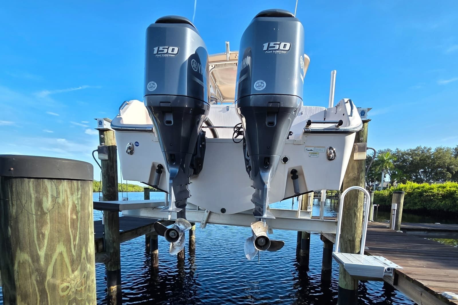 2013 Grady-White Freedom 275