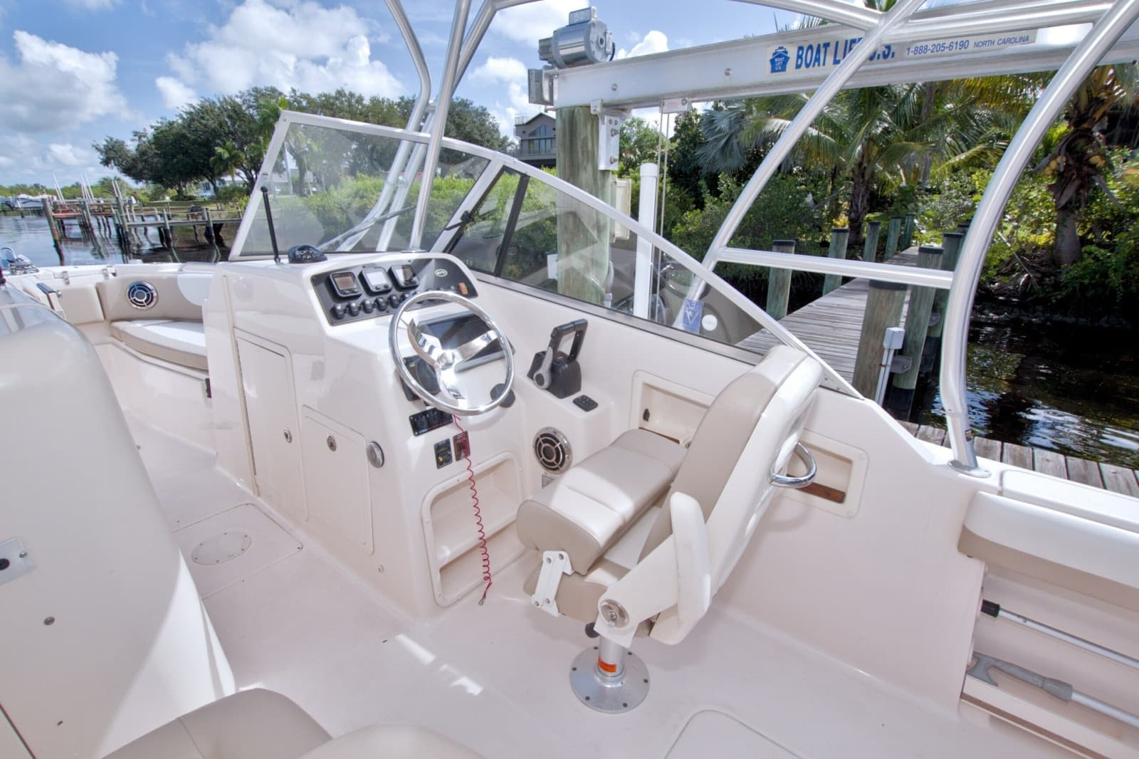 2013 Grady-White Freedom 275