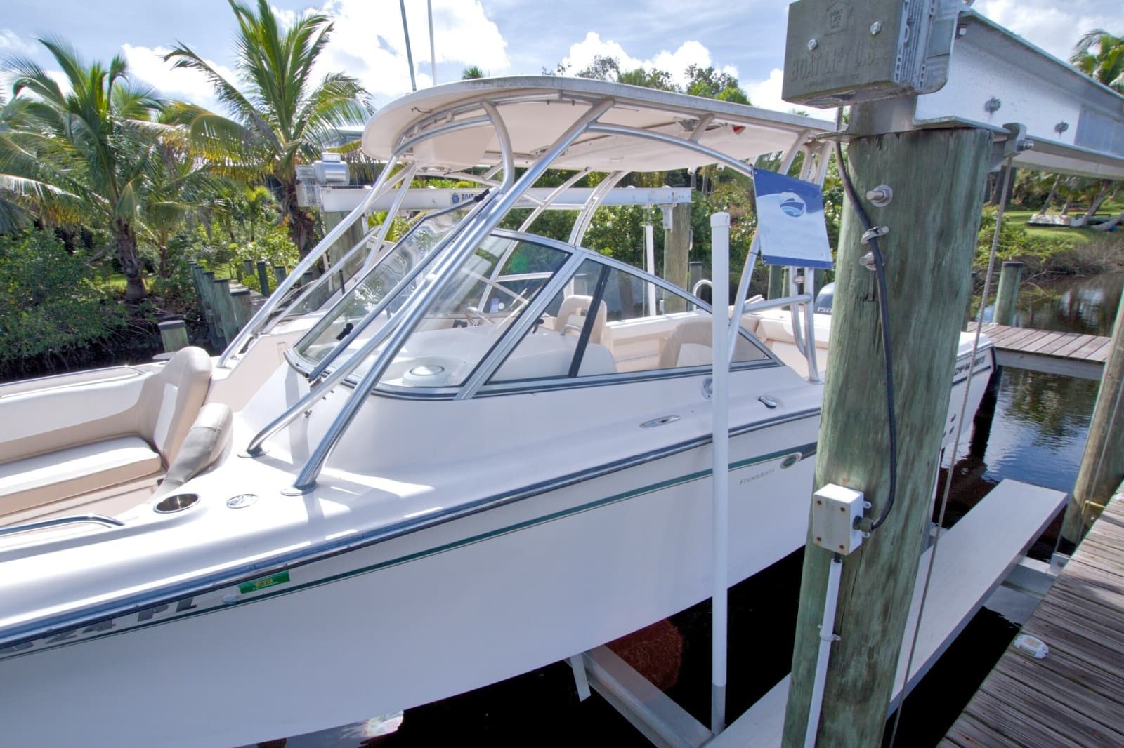2013 Grady-White Freedom 275