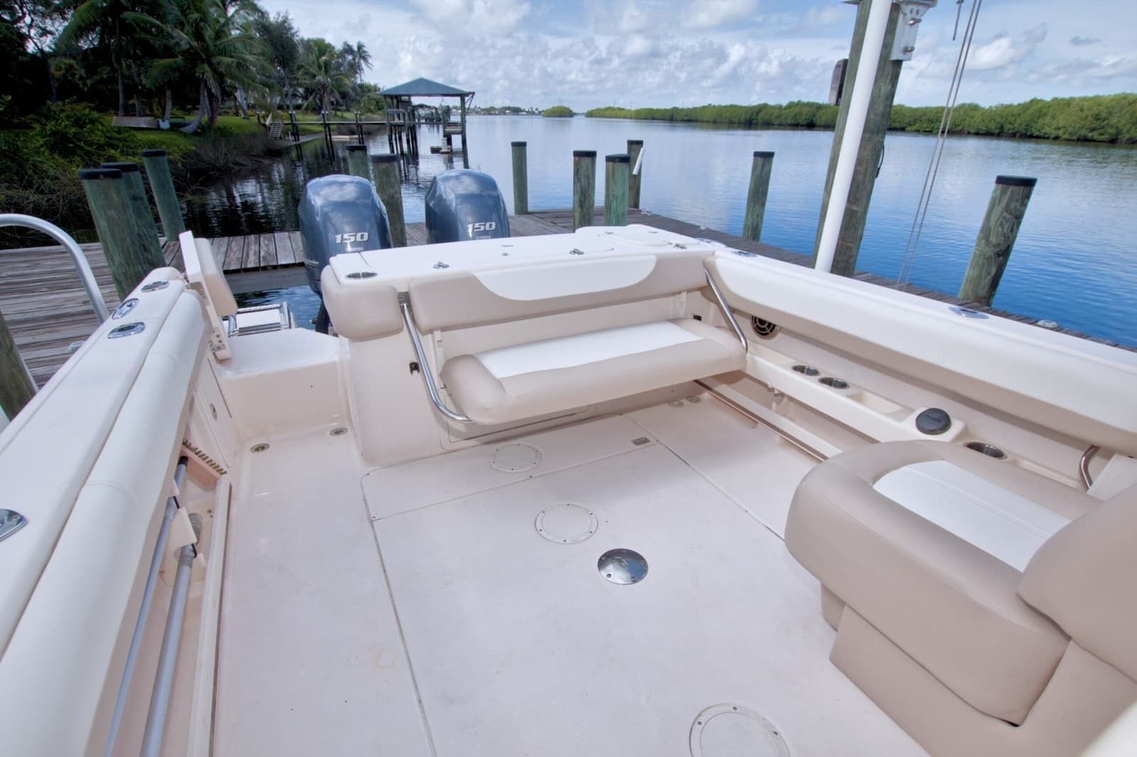 2013 Grady-White Freedom 275