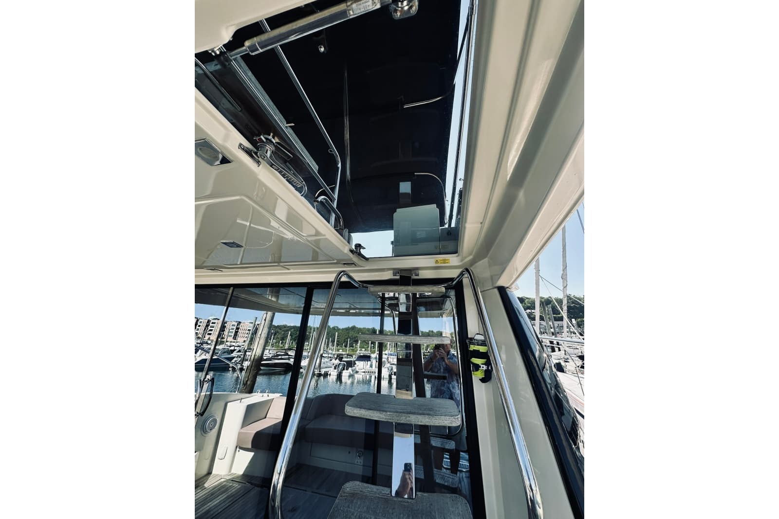 2016 Monte Carlo Yachts MC4