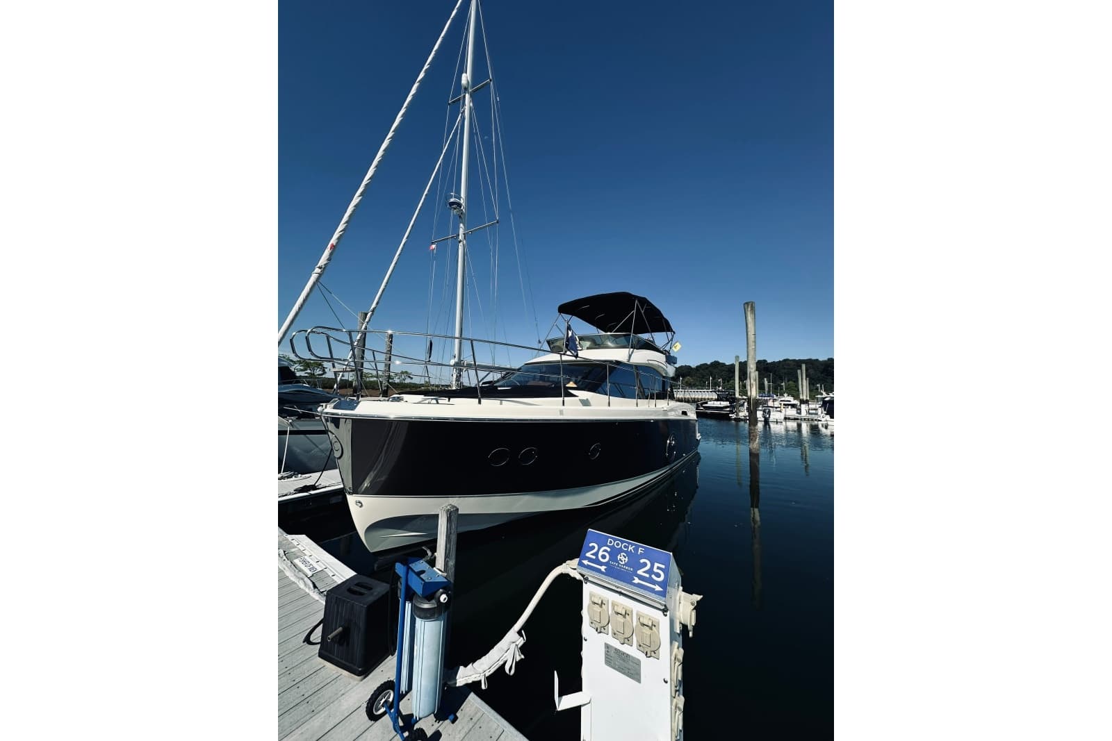 2016 Monte Carlo Yachts MC4