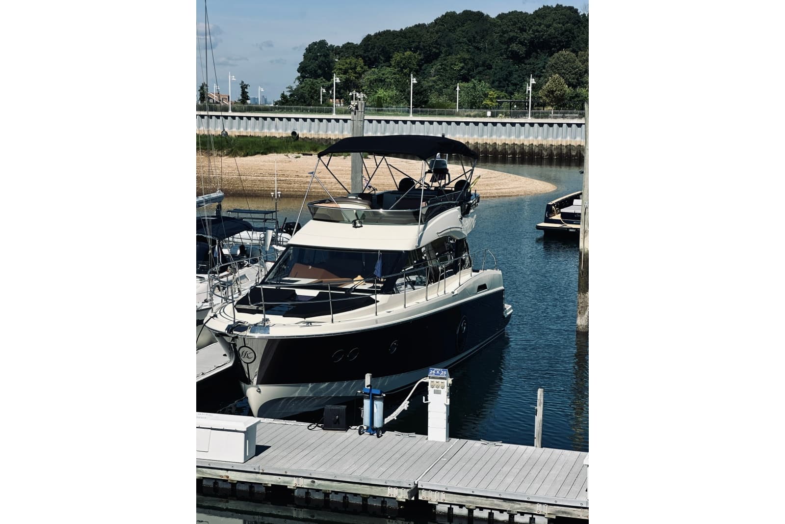 2016 Monte Carlo Yachts MC4
