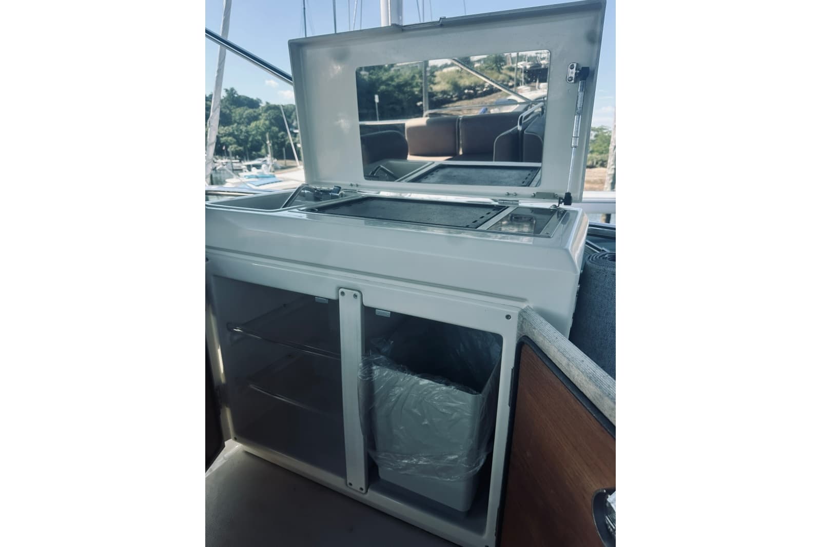 2016 Monte Carlo Yachts MC4