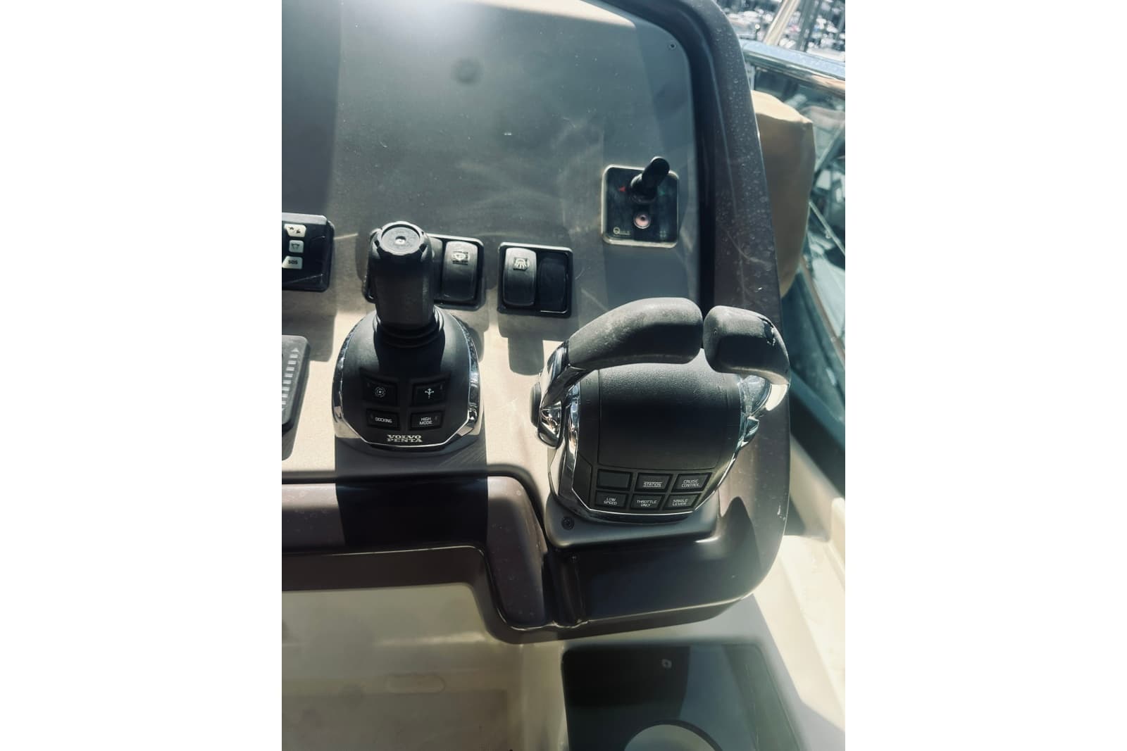 2016 Monte Carlo Yachts MC4