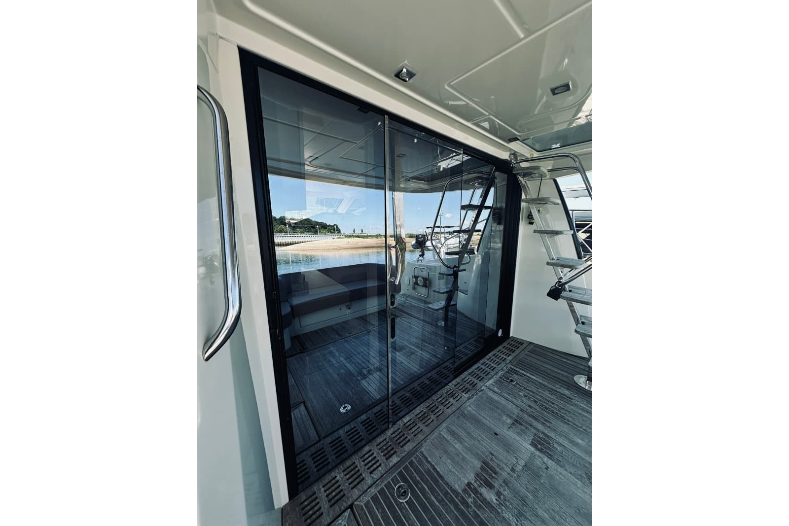2016 Monte Carlo Yachts MC4