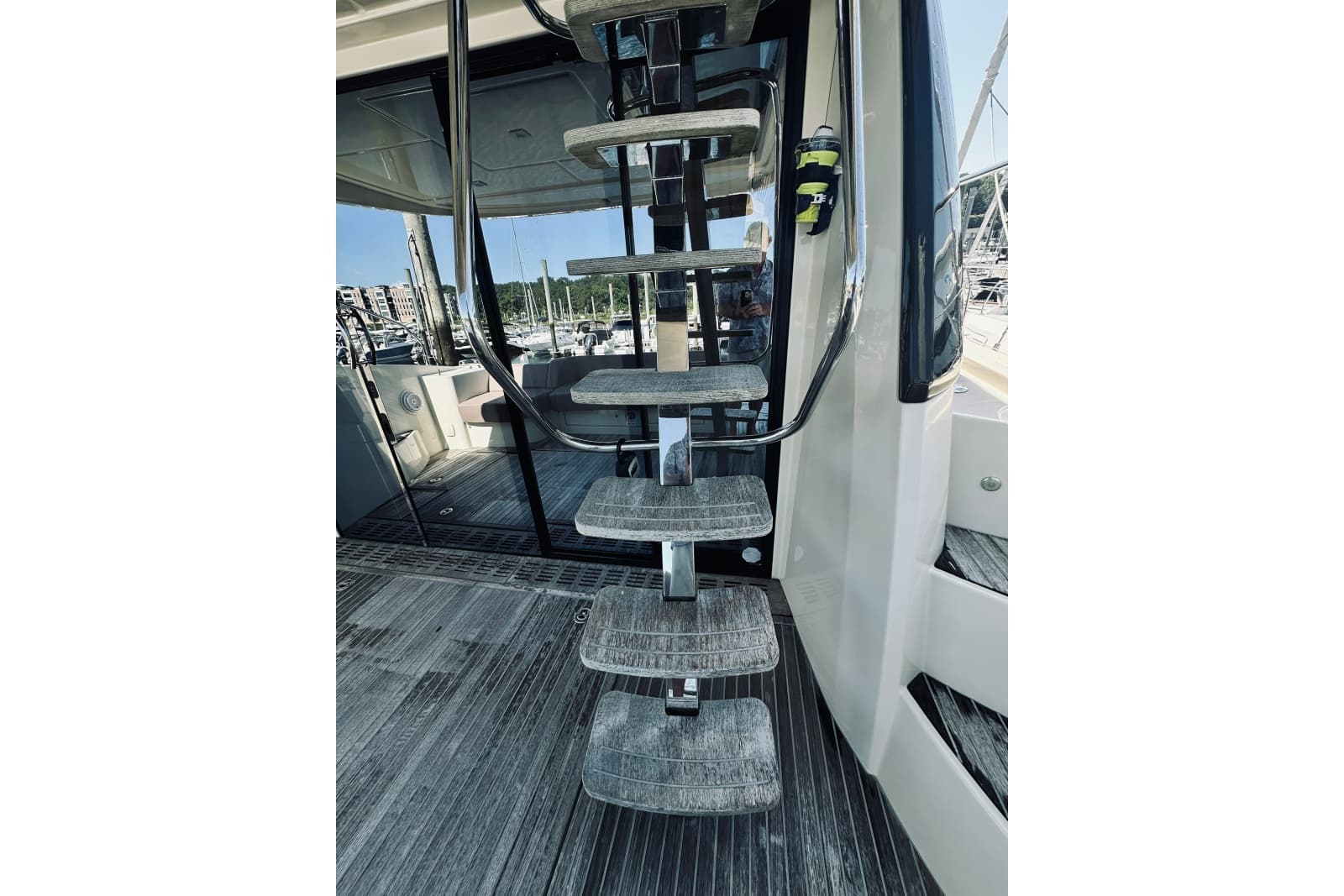 2016 Monte Carlo Yachts MC4