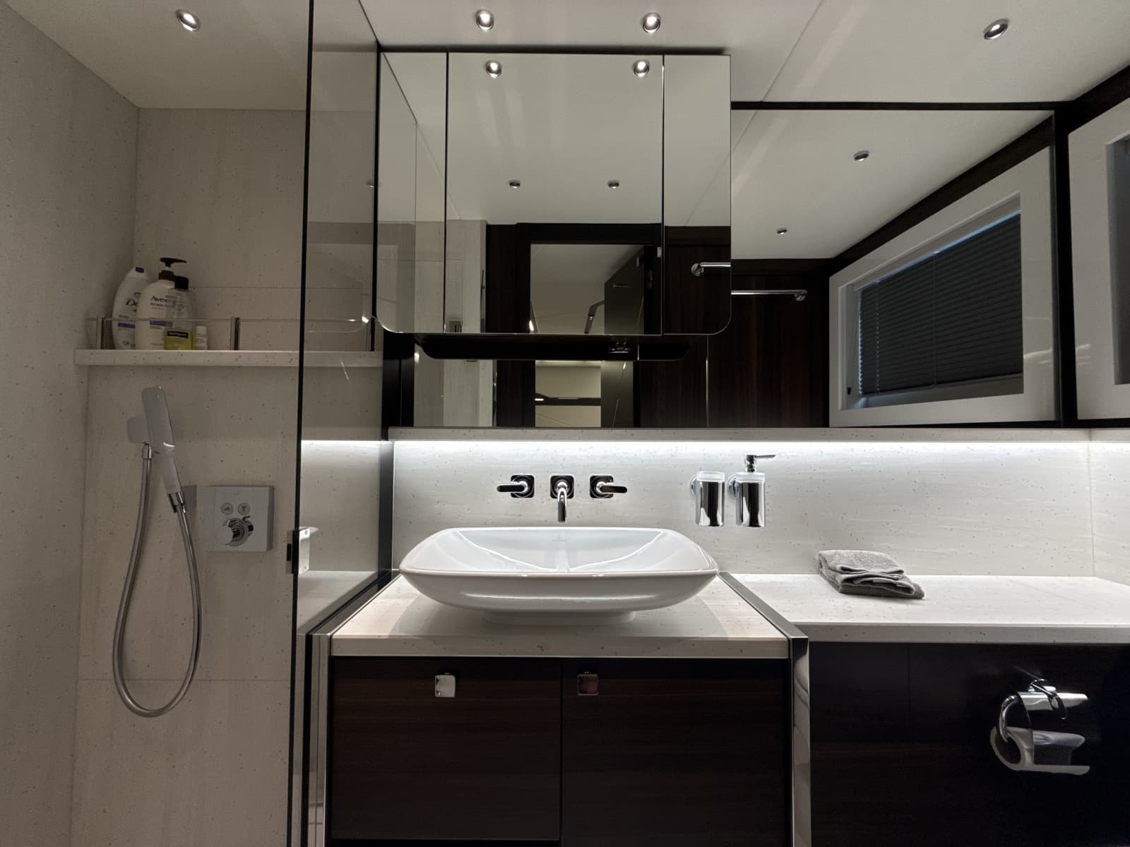 2023 Sunseeker Predator 65