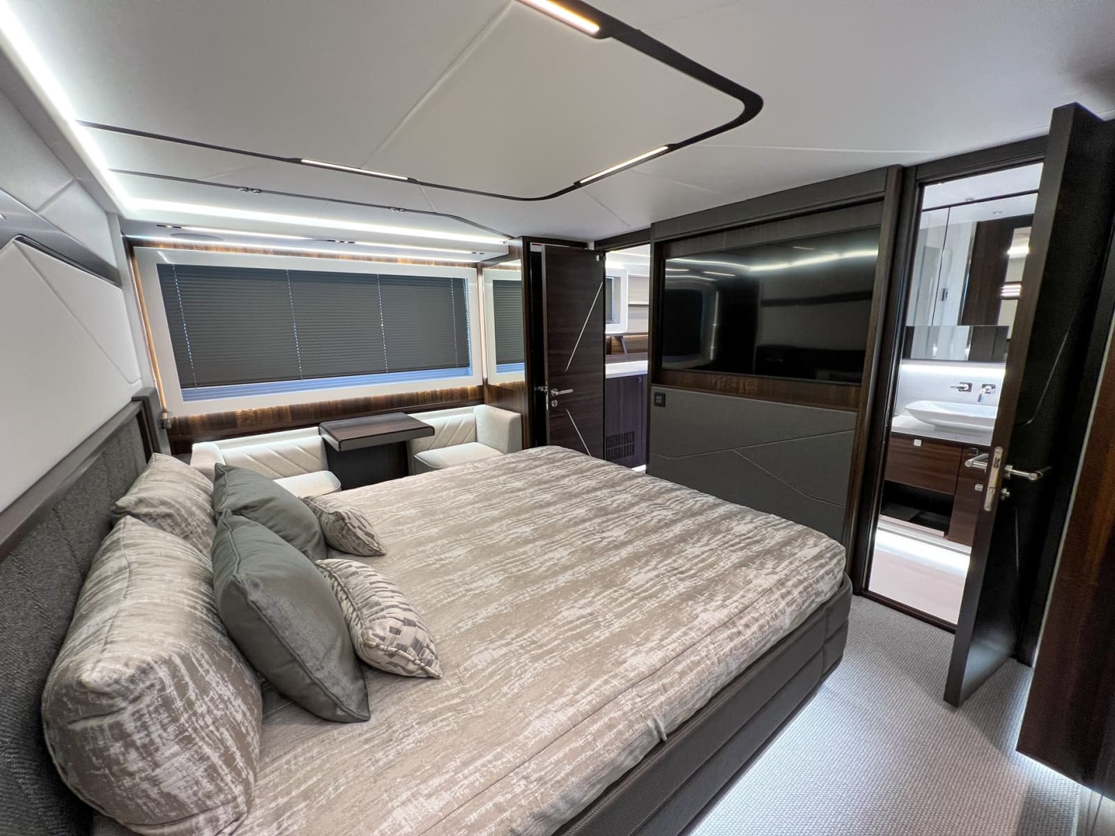 2023 Sunseeker Predator 65