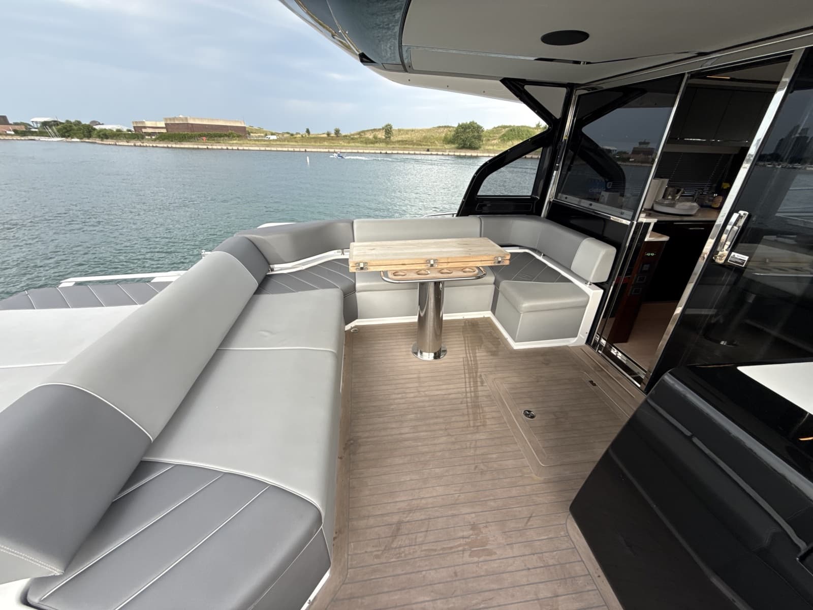 2023 Sunseeker Predator 65