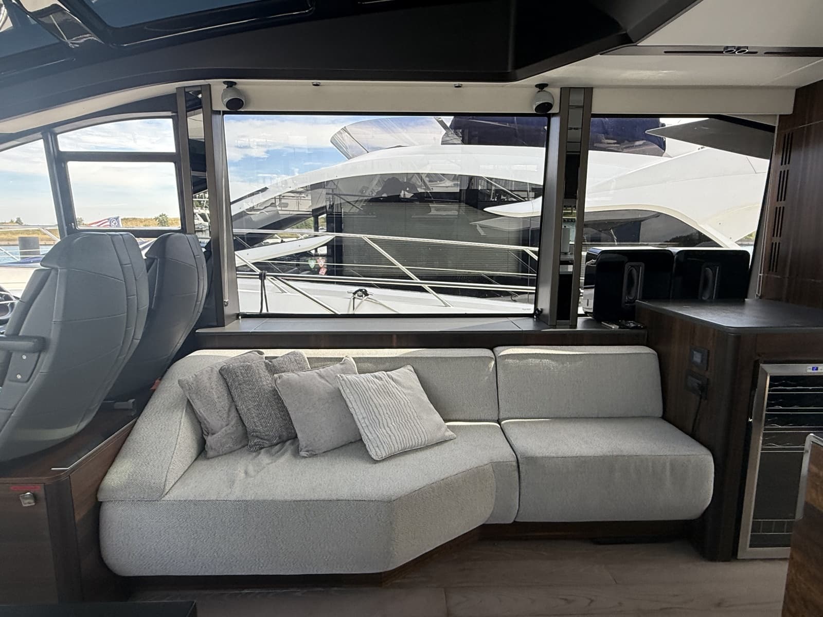 2023 Sunseeker Predator 65
