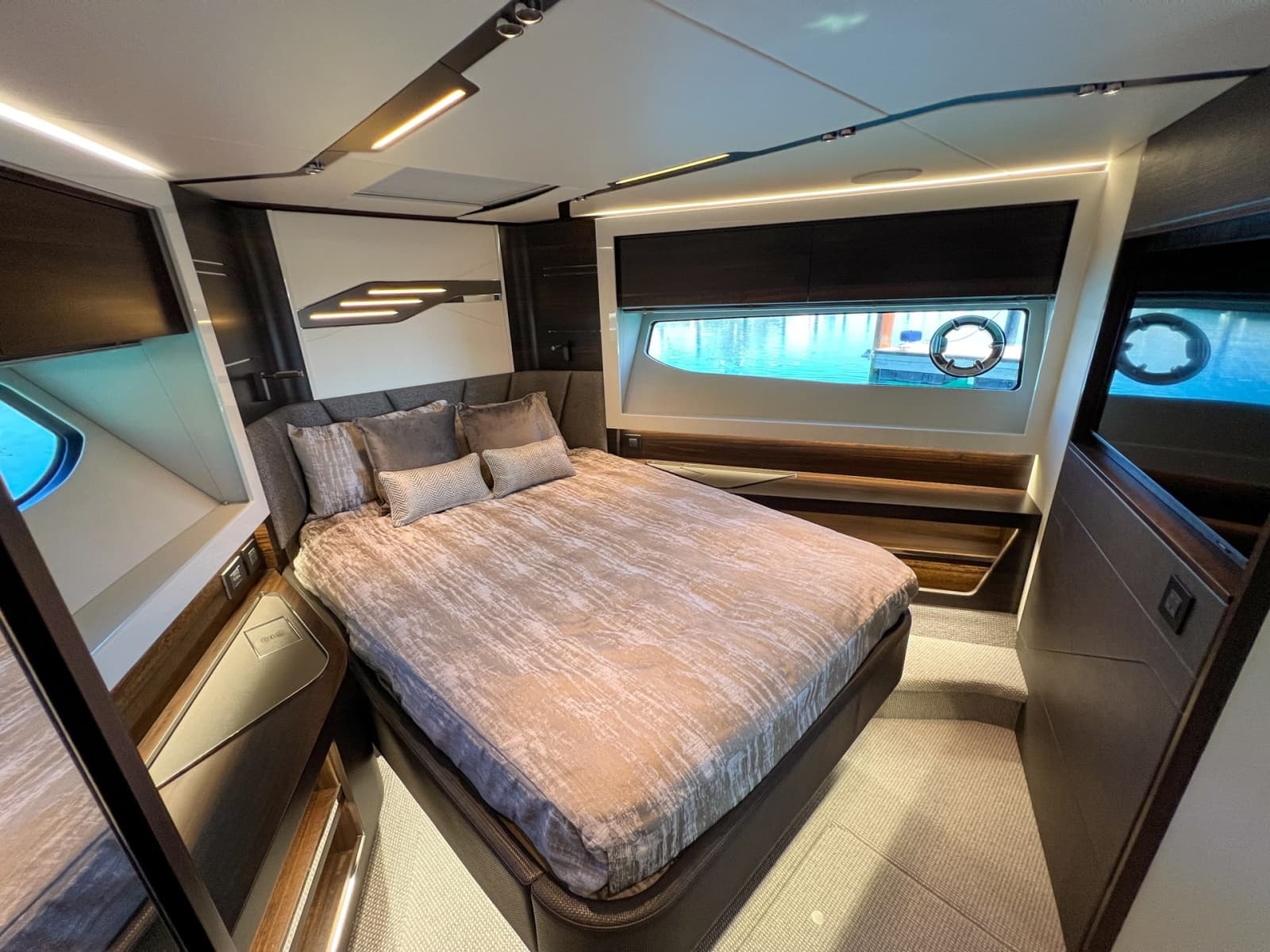 2023 Sunseeker Predator 65